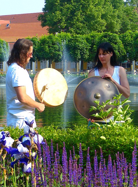 You are currently viewing Tripple – Handpan Workshop Teil 1 – mit Manuela Ina Kirchberger & Thomas Plum