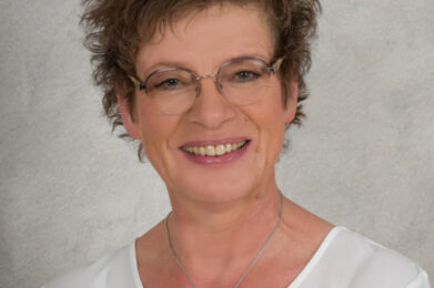 Portrait Carola Klangspielerin