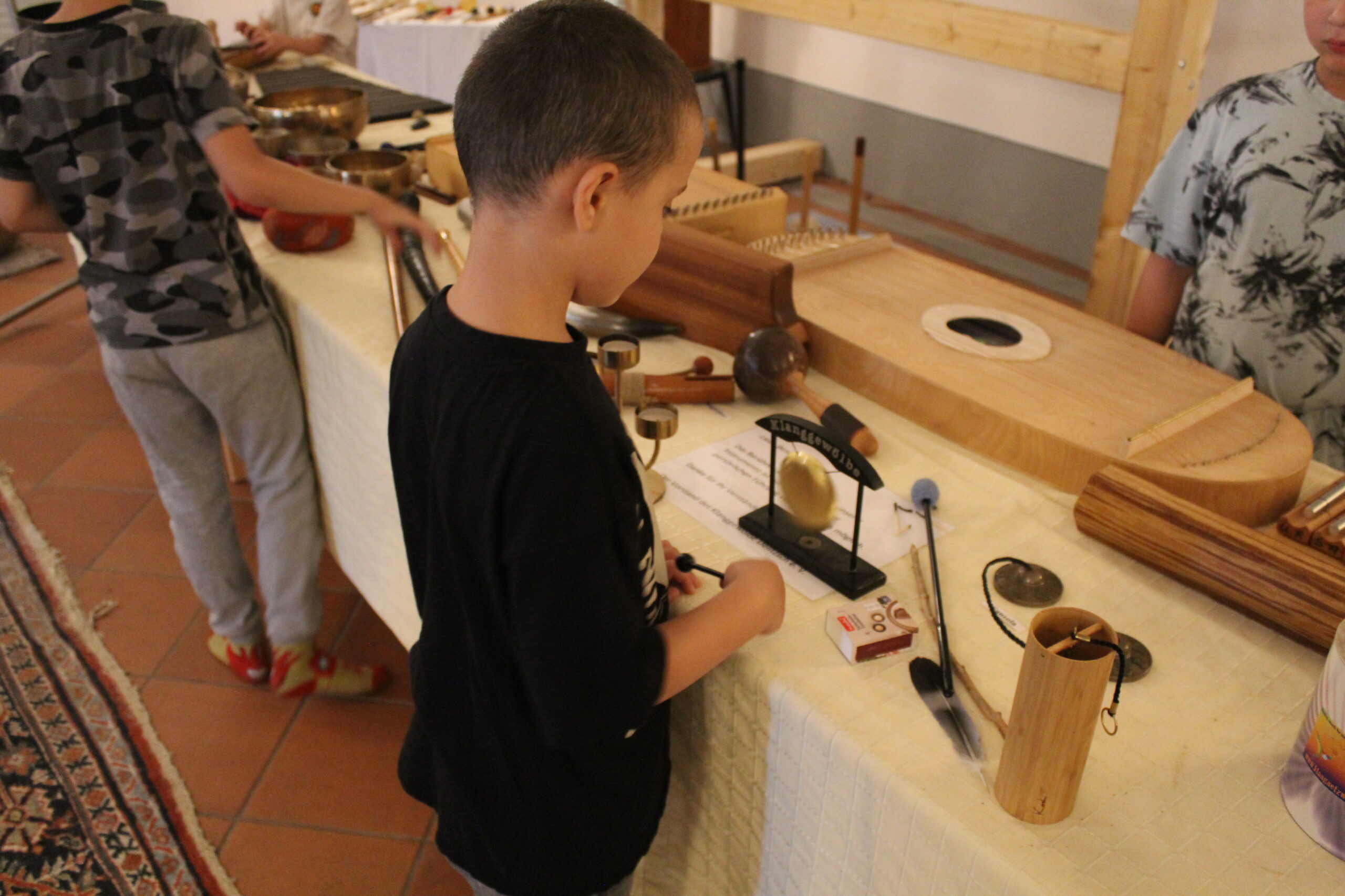 Mehr über den Artikel erfahren Sommerprojekt 2025 – Delitzscher Klangtiere im Klanggewölbe